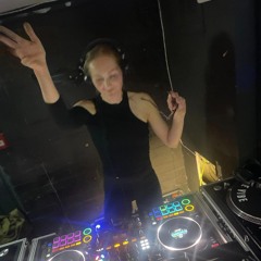 Lisa London (Deejay)