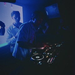 WYA ADRIAN | DJ
