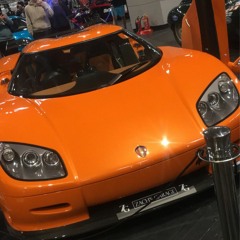 HD210