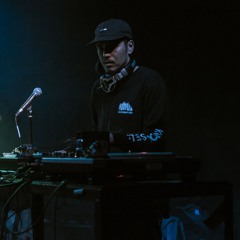 dj GOLD GILLS