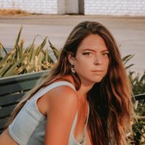 Kamila Isabel’s avatar