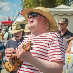 Kini-Kaluka Van Brem