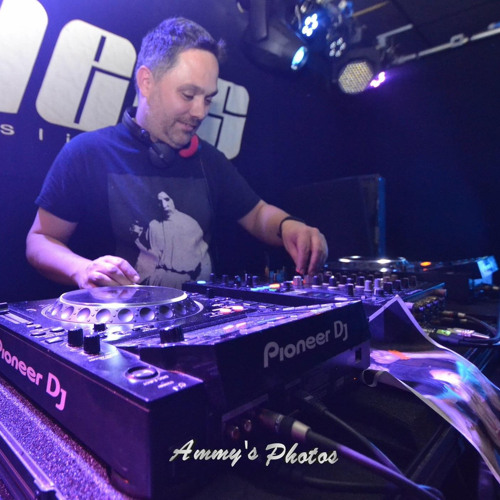 Stream Mike Vapour vs Jamie Ritmen (Feat Mel) Right Here (Preview Clip ...