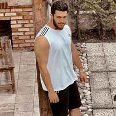 arian akbari