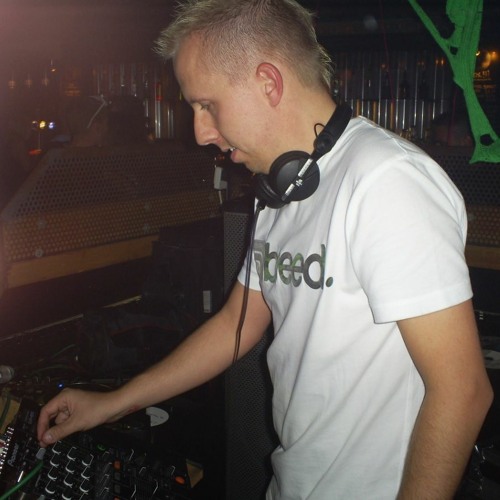 Mantira - Upscaler (Extended Mix)