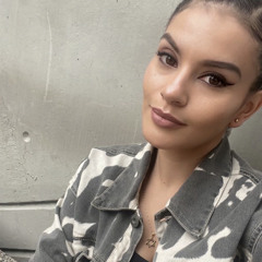 laura zapata