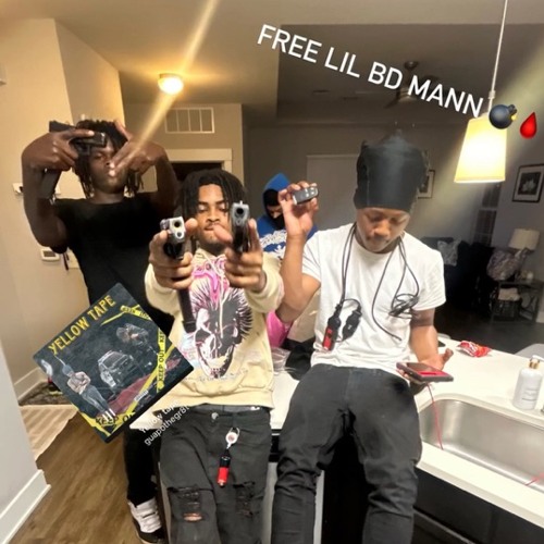 Tryna walk down feat:(rahrahdafox)