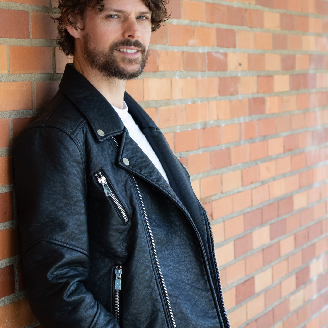 Stream Jarrod Lawson music | Listen to songs, albums, playlists