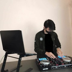 DJ Vaia