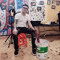 Cườnq mắt to