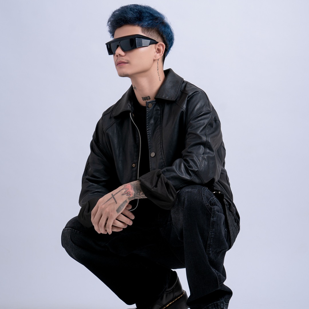 Stream Hein Zaw Htwe music | Listen to songs, albums, playlists for ...