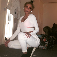 Nicki Clayton
