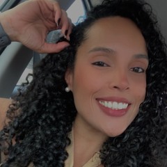 Camila Mathias