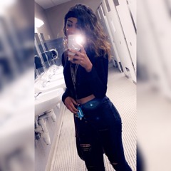 𝐌𝐨𝐧𝐢𝐪𝐮𝐞