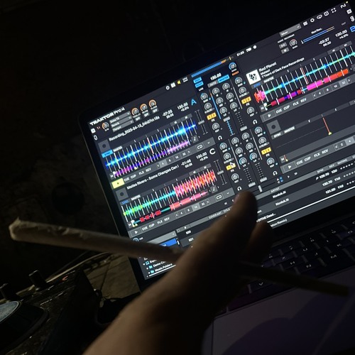 Dj MY name is houseee teeeech house 2024 - 06 - 02 5h28m56