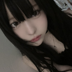 ︎