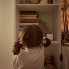 معاذة خليل'