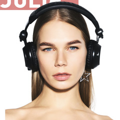 JULIA DI
