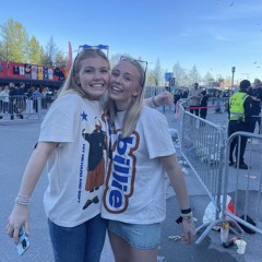 hennie’s comet💙🧡