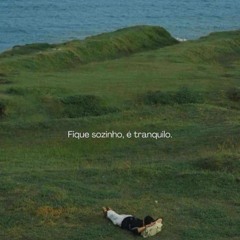 🎧🚶🏾‍♀️