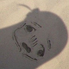 👽