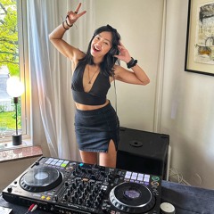 DJ House Wife