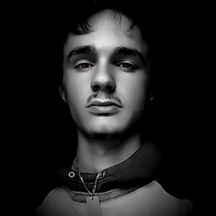 ησт тнιятєєη