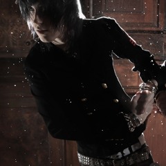 FAKOV On the CRAIG morrison sofa