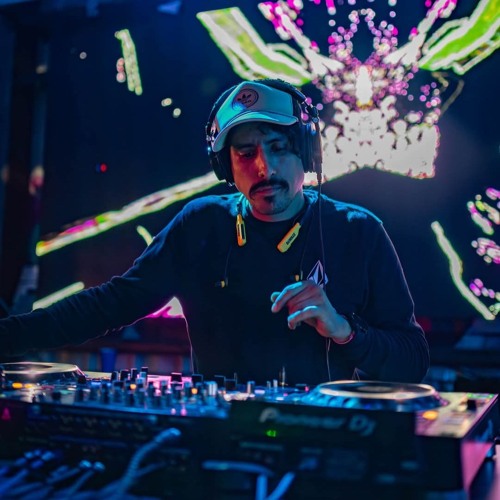 Stream Daniel Hernandez music | Listen to songs, albums, playlists for ...