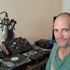 DJ  James E