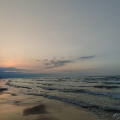 • 𝓓𝓮𝓵𝓵𝔂 •