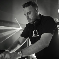 DJ Rob Davies