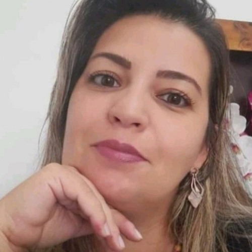 Andrea Medeiros’s avatar