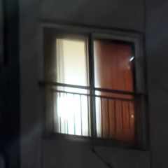 은빈이의 핑크 커튼을 지켜보는 나