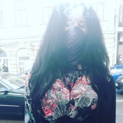 😈
