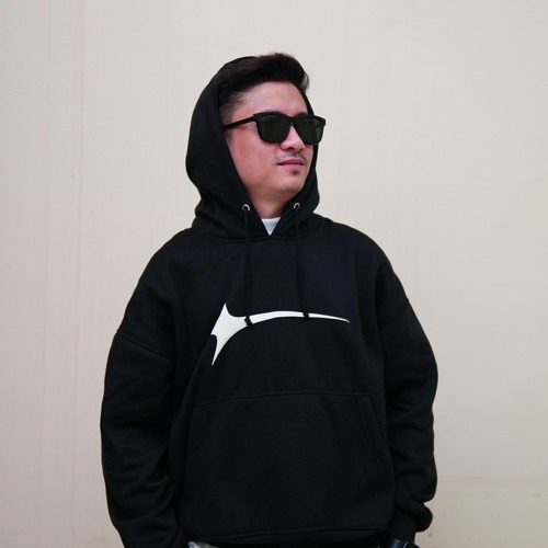 SHTMN × — artist photo