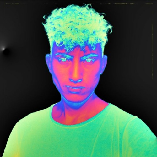 Tomas Bello music’s avatar