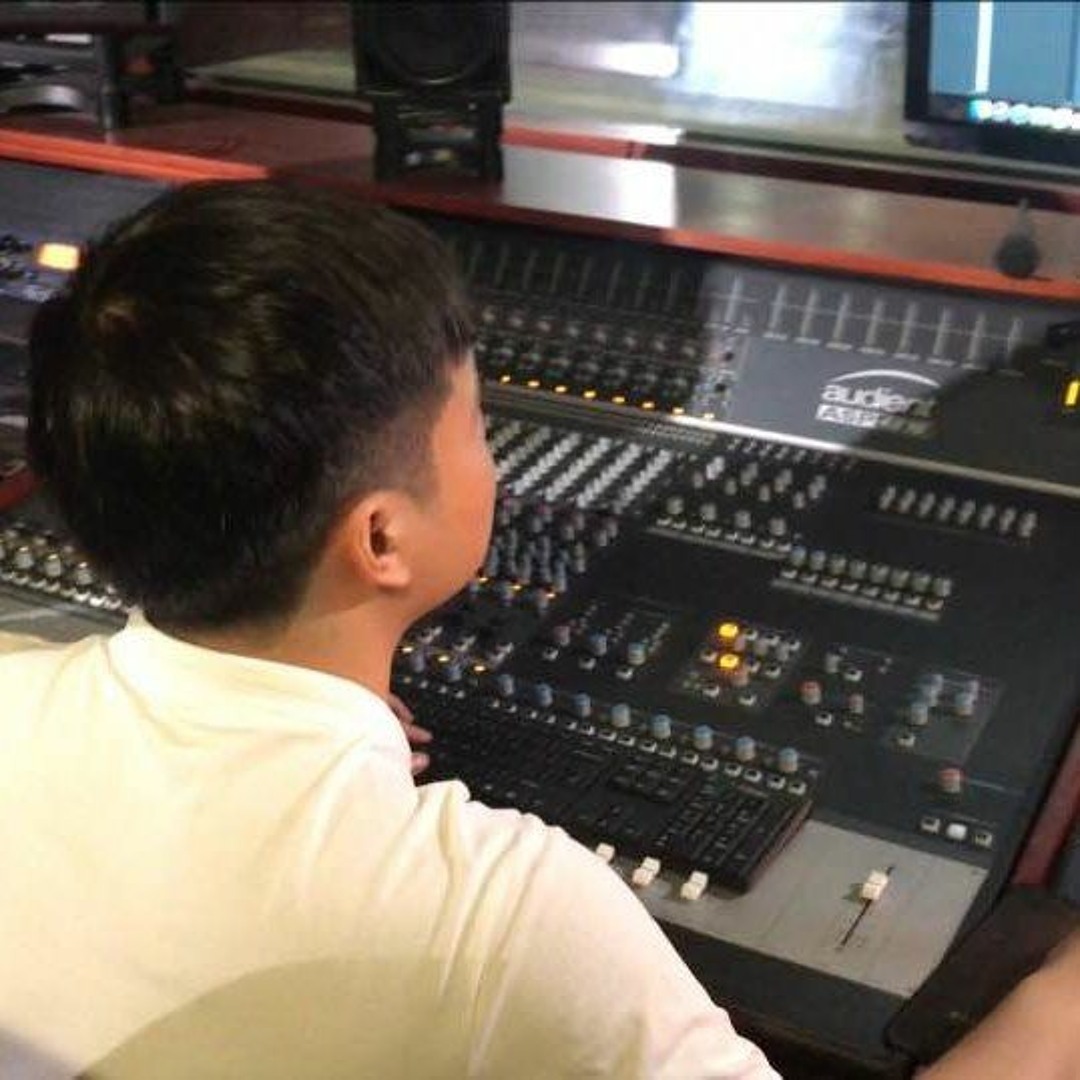 Stream Đức Trần music | Listen to songs, albums, playlists for