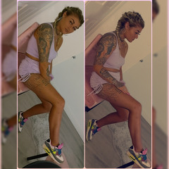 Wee_Tee_Xo