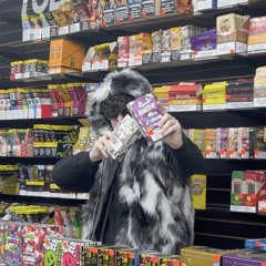 DYLAN (IG: milkdatshke)