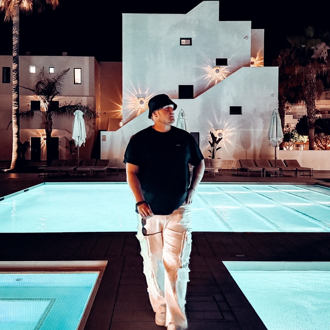 Stream Patrix music | Listen to songs, albums, playlists for free