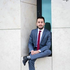 النسر الاحمر