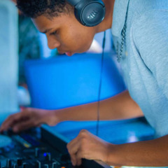 DJ HEN'S