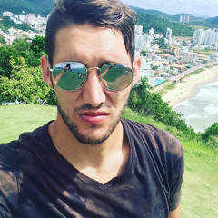 Leo Paris