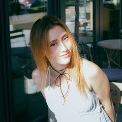 Julia Lewis