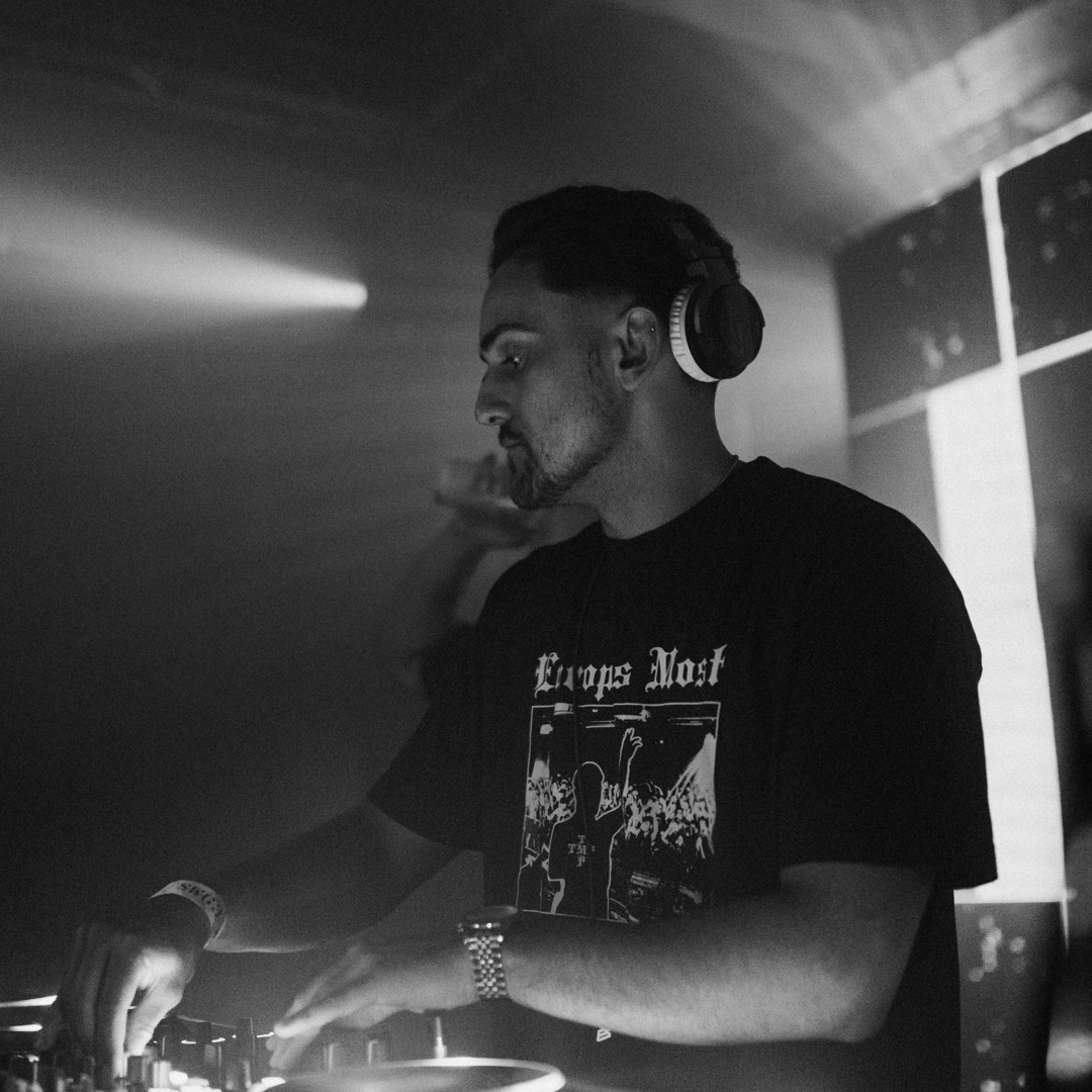 Stream Mikey (UK) music | Listen to songs, albums, playlists for