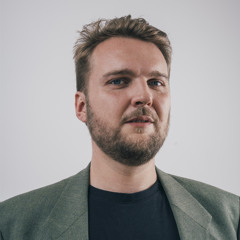 Thomas Isherwood - Baritone