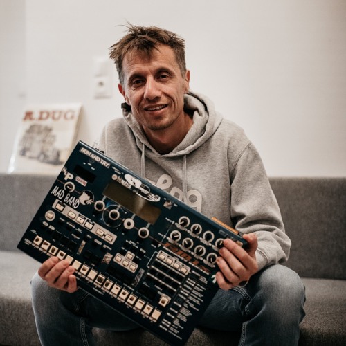 R-DUG — artist photo