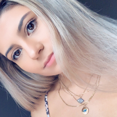 Emily Azimi’s avatar
