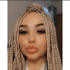 Chloe McCrone